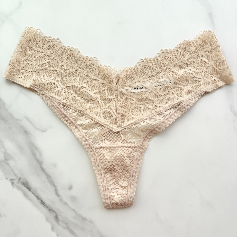 NWOT SOMA EMBRACEABLE ENCHANTING ALL-OVER LACE THONG PANTY IN HUSH XS/S/M/L/XL